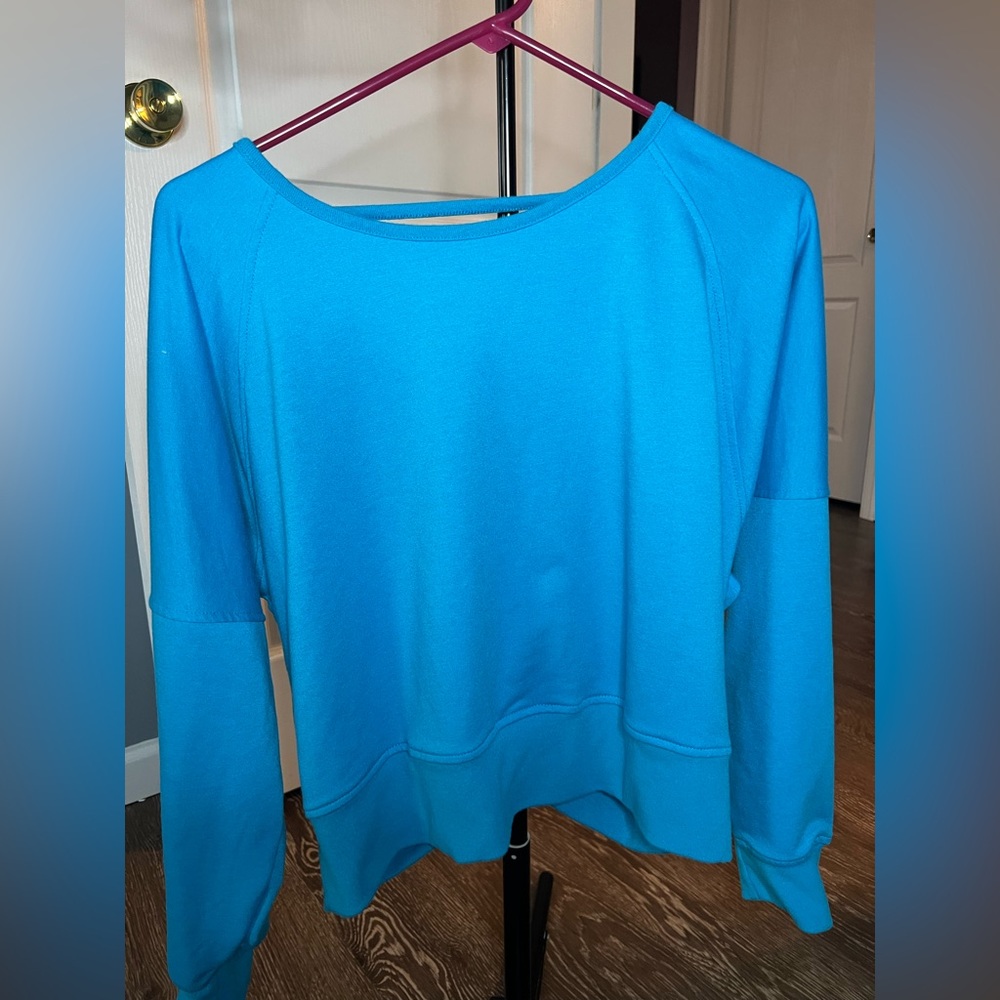 I’m not sure of the brand, Size Small, Light Blue